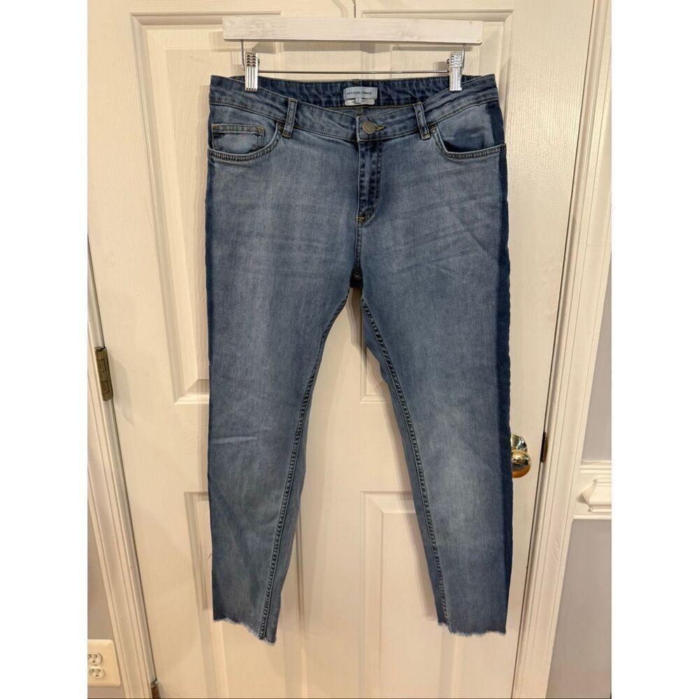 Second Female European Light Wash Dark Side Taper Leg Jeans sz L EUC